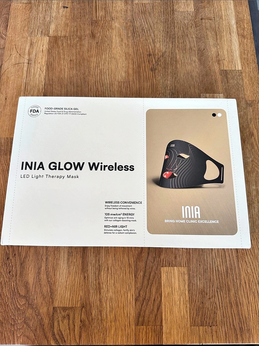 INIA Glow Wireless LED Red Light + Near Infrared Therapy Mask - Almost New!